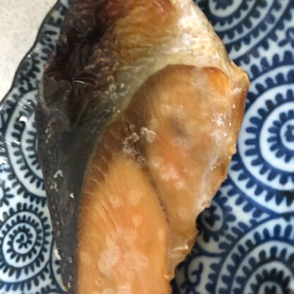 後片付けが簡単なのは助かります(>_<)

皮目もパリッと香ばしく、
美味しい焼き鮭に仕上がりましたっ！！